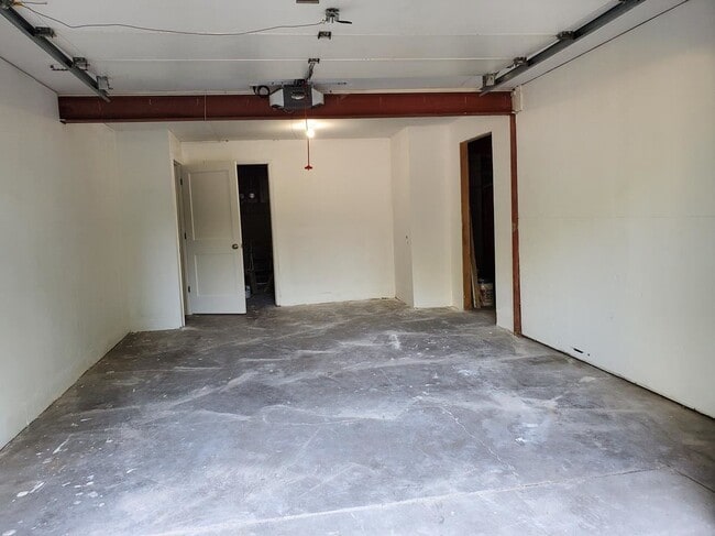 Building Photo - 2418 Adler Cir