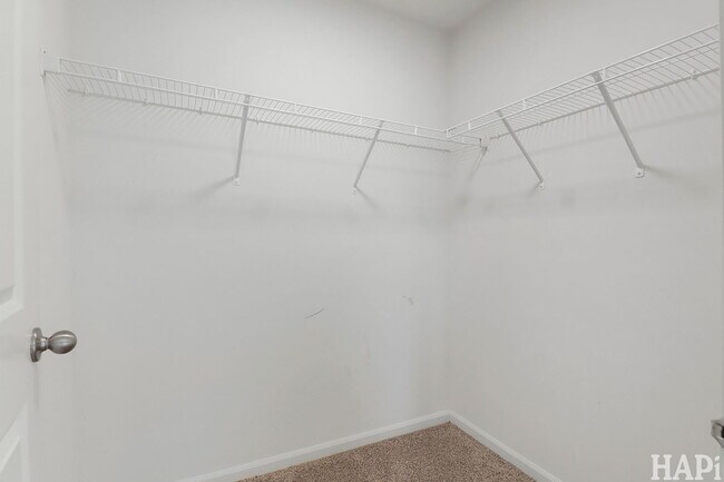 Building Photo - 2029 Magnolia Ln