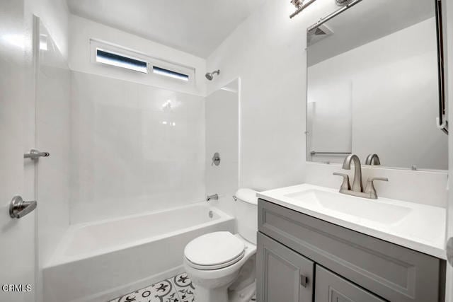 Building Photo - 3116 Casitas Ave
