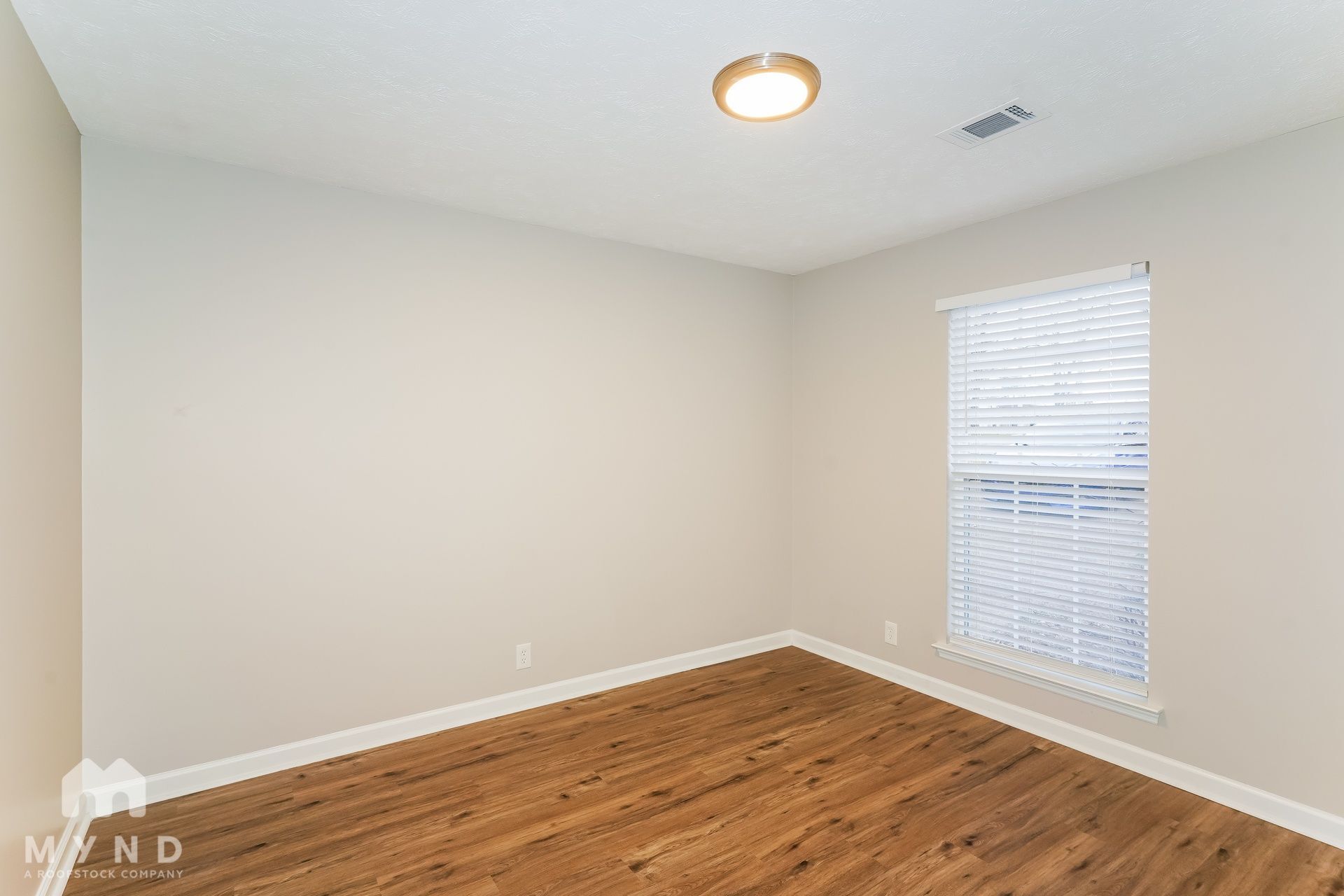 Building Photo - 252 Cedarview Dr