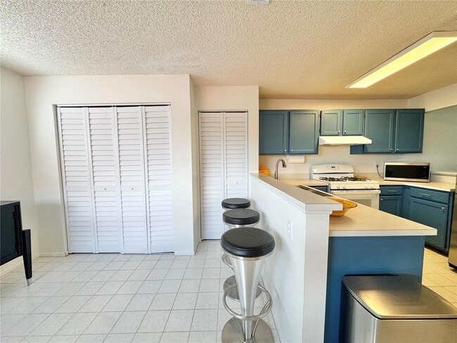 Building Photo - 715 Magnolia Pl