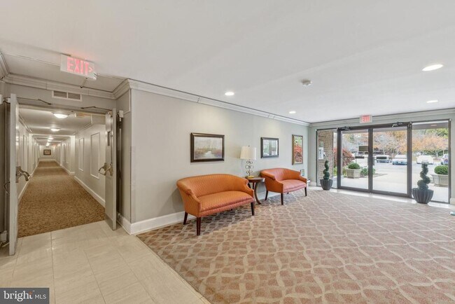 Building Photo - 2817 Jermantown Rd