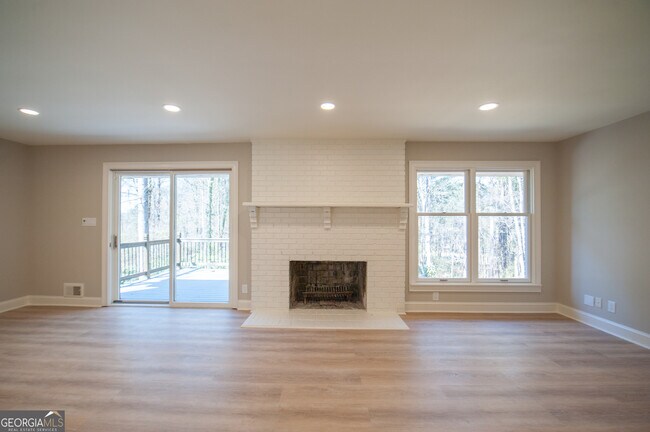 Building Photo - 290 Ginger Cake Rd