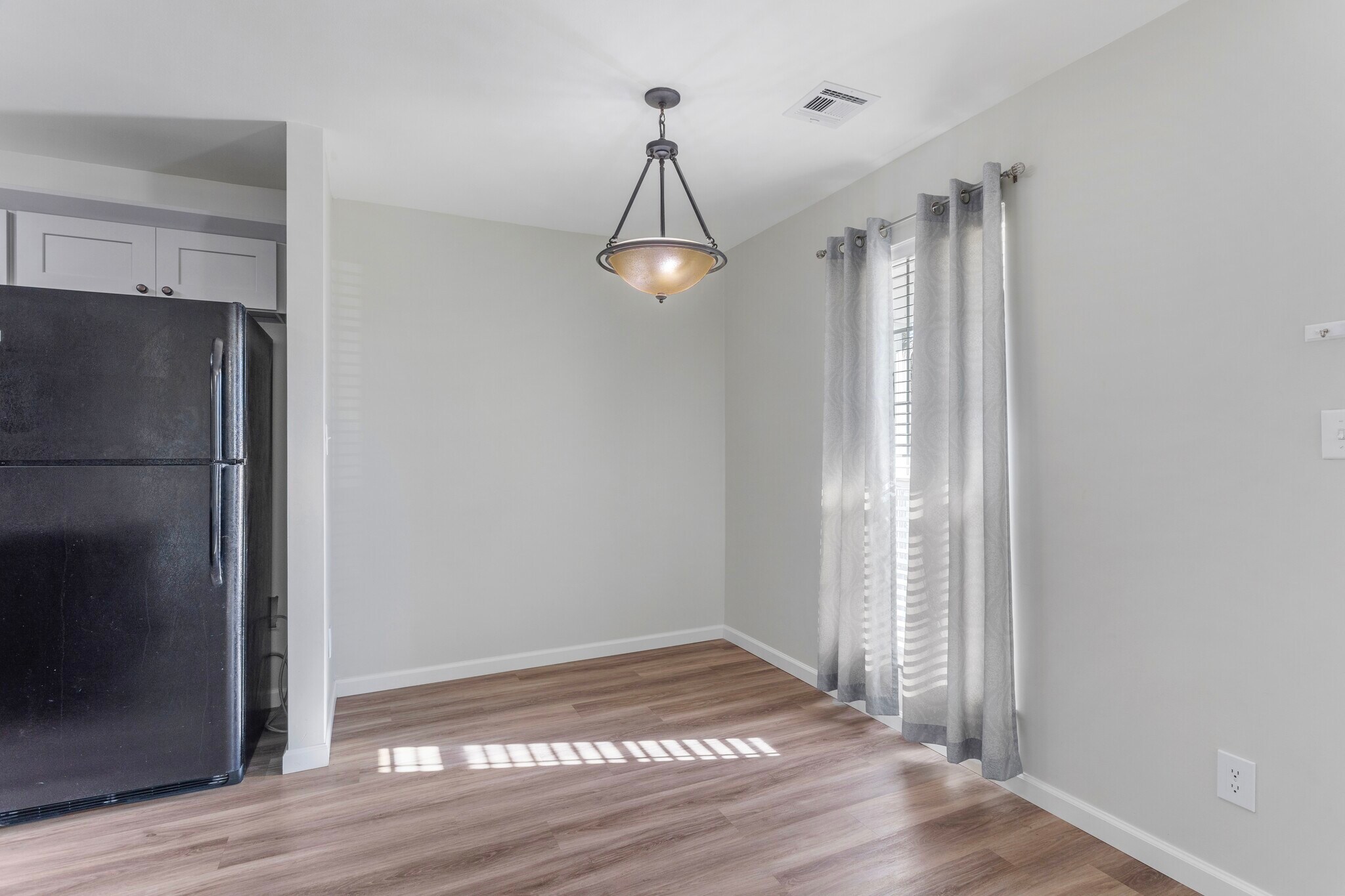 Building Photo - 7 Mulberry Rd