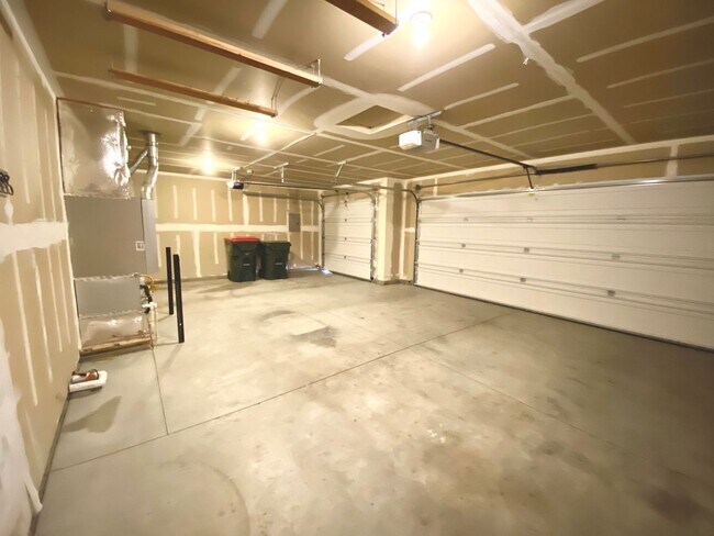 Building Photo - 4 bedroom PLUS office or 5th bedroom in NW Meridian Avail Mid August