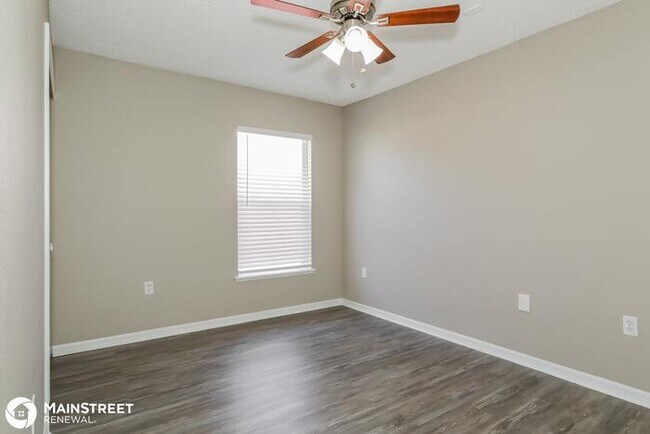 Building Photo - 7163 Overland Park Blvd E, Jacksonville, F...