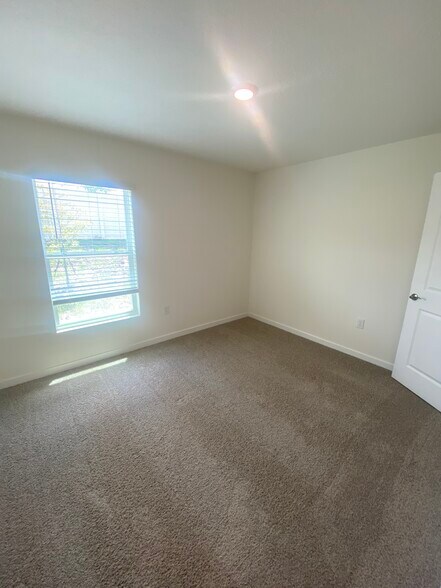 Building Photo - 11511 Memorial Dr