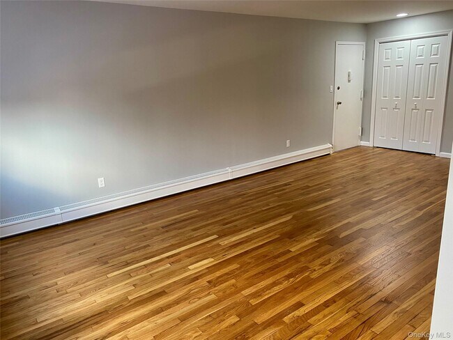 Building Photo - 8 N James St