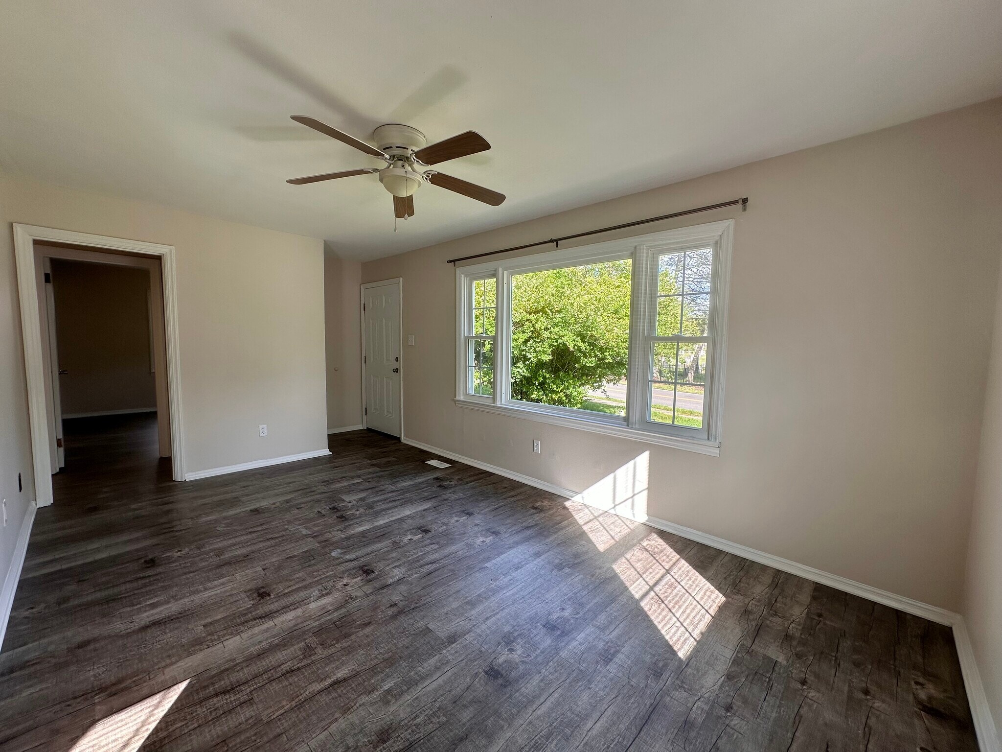 Living Room - 2729 Keith Ave