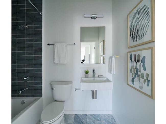 Building Photo - 182 West Dr