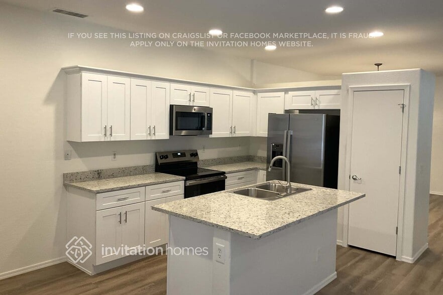 Building Photo - 10266 E Keats Cir