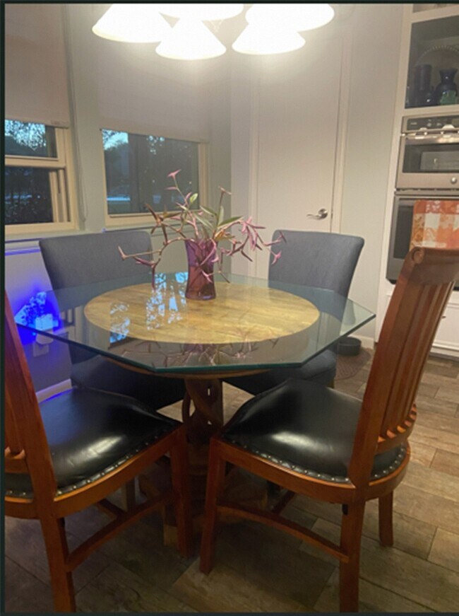 Building Photo - 179 Old Bridge Lake St