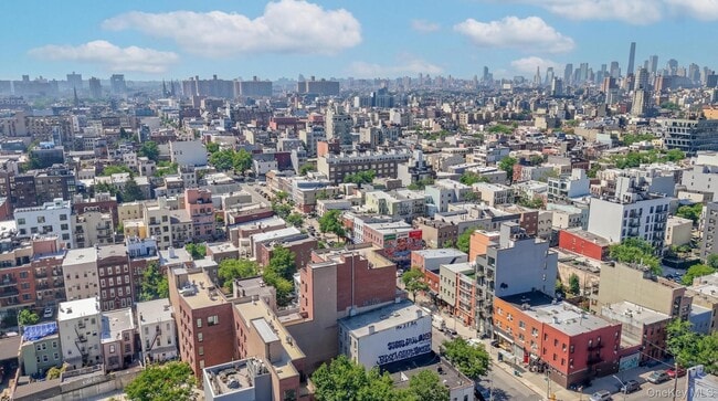 Building Photo - 444 Graham Ave