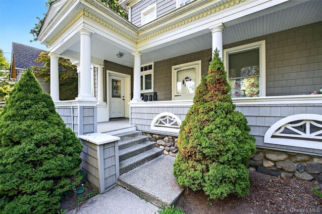 Building Photo - 381 Bedford Rd