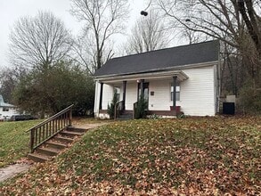 Building Photo - Very nice home located in the Tree Streets - Walking distance to ETSU!