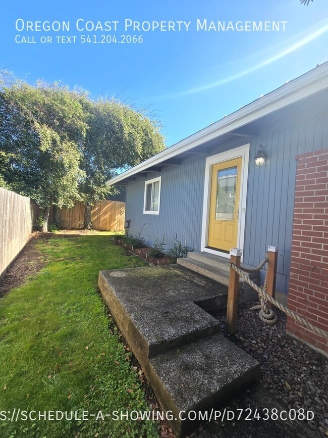 Building Photo - 2826 NW Oar Ave