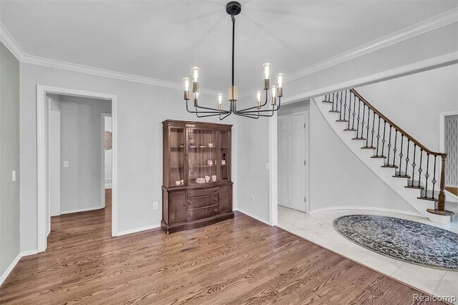 Building Photo - 45077 Roundview Dr