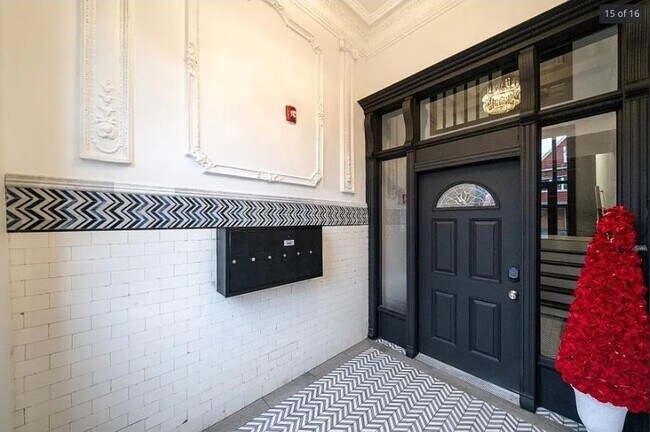 Building Photo - 71 Bostwick Ave