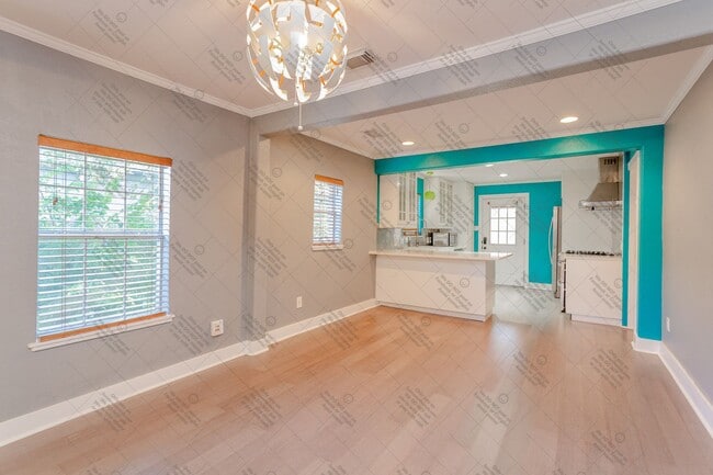 Building Photo - Cozy 2/BR 2/BA One-Level Home with Sunroom & Stainless Steel Kitchen