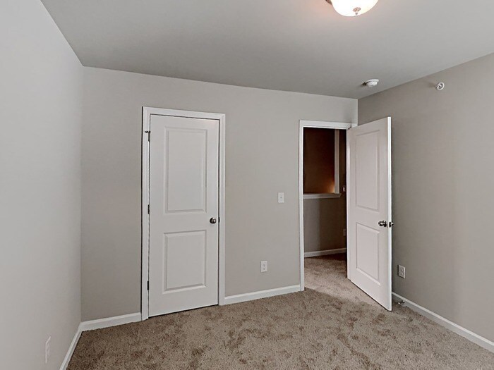 Building Photo - 1052 Wedgewood Ct NE