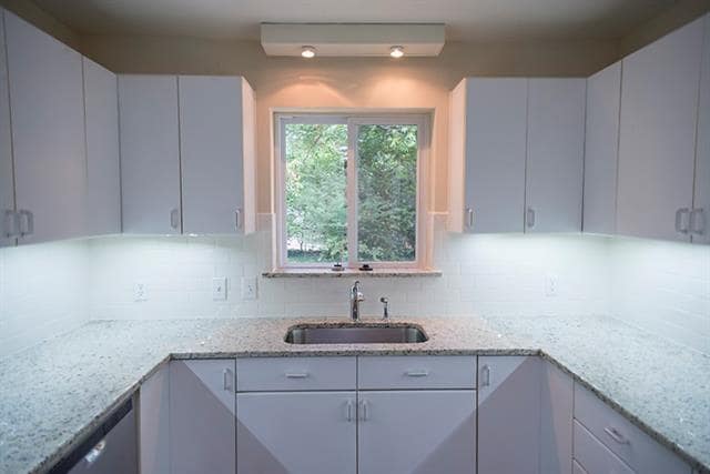 Building Photo - 7431 Midbury Dr