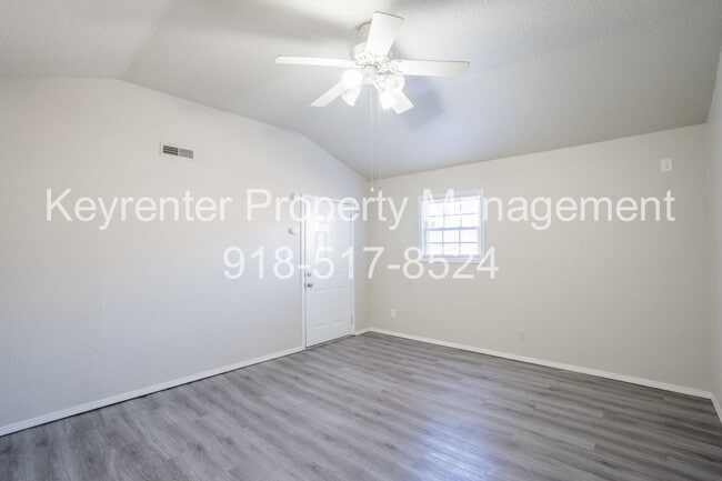 Building Photo - S Hudson Ave Duplex
