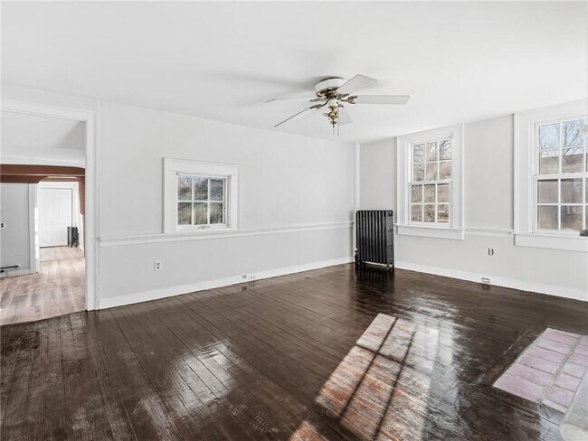 Building Photo - 1382 Hope St