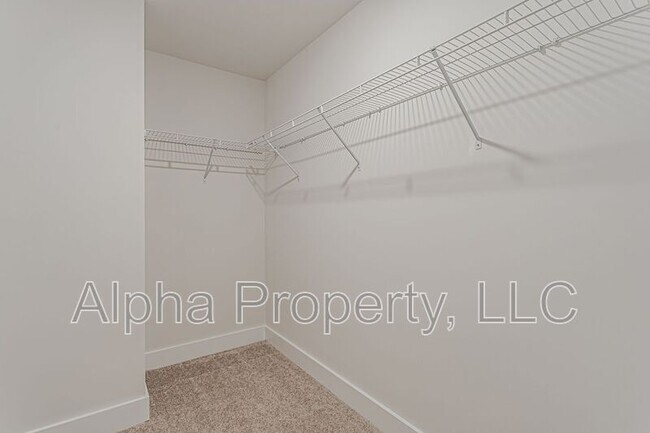 Building Photo - 1554 Shallons Ct