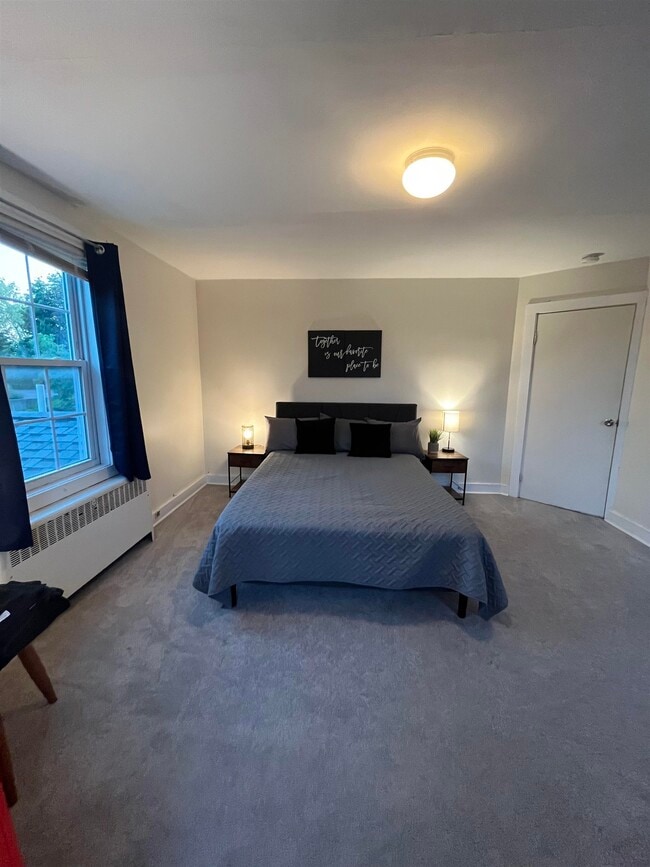 Building Photo - 486 Main St