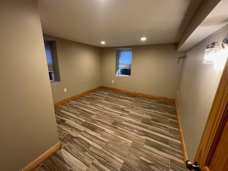 Building Photo - 152 Winchester St