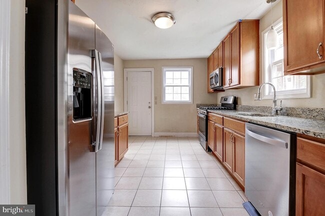 Building Photo - 1300 N Taylor St