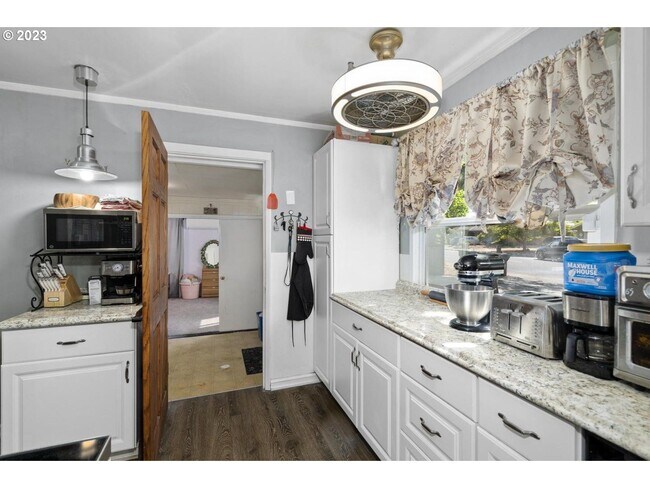 Building Photo - 3Bd/1Ba Mid Century Home In Canby~ A/C, 2 Additional Storage, and Spacious Yard!!!