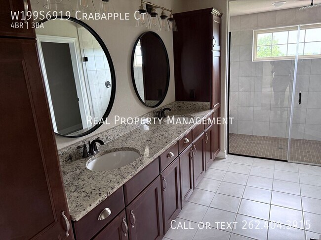 Building Photo - W199S6919 Crabapple Ct