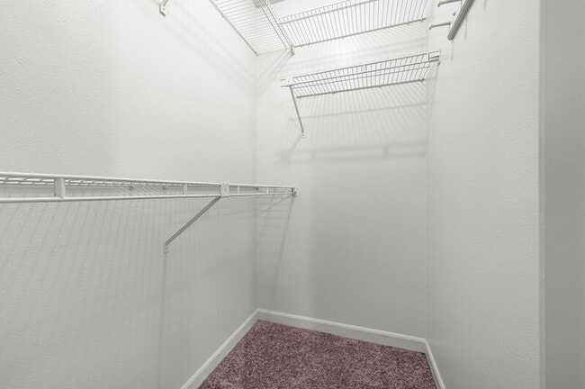 Building Photo - 692 John Henry Dr