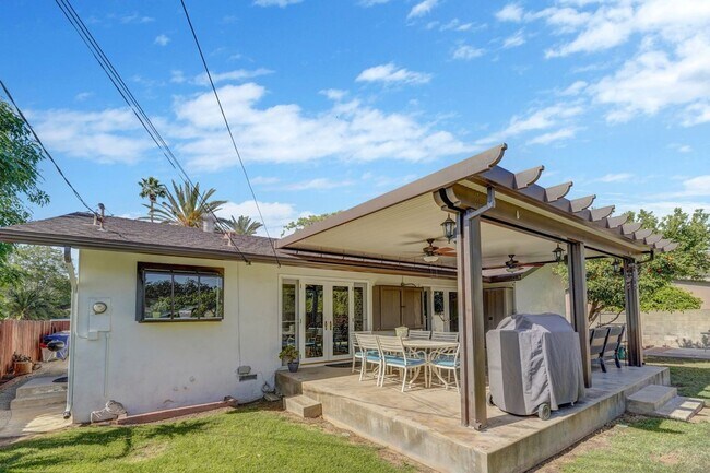 Building Photo - 4 Bedroom 2 Bath House for Rent Within Wal...