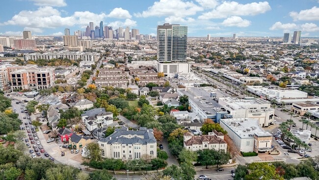 Building Photo - 2094 Brentwood Dr