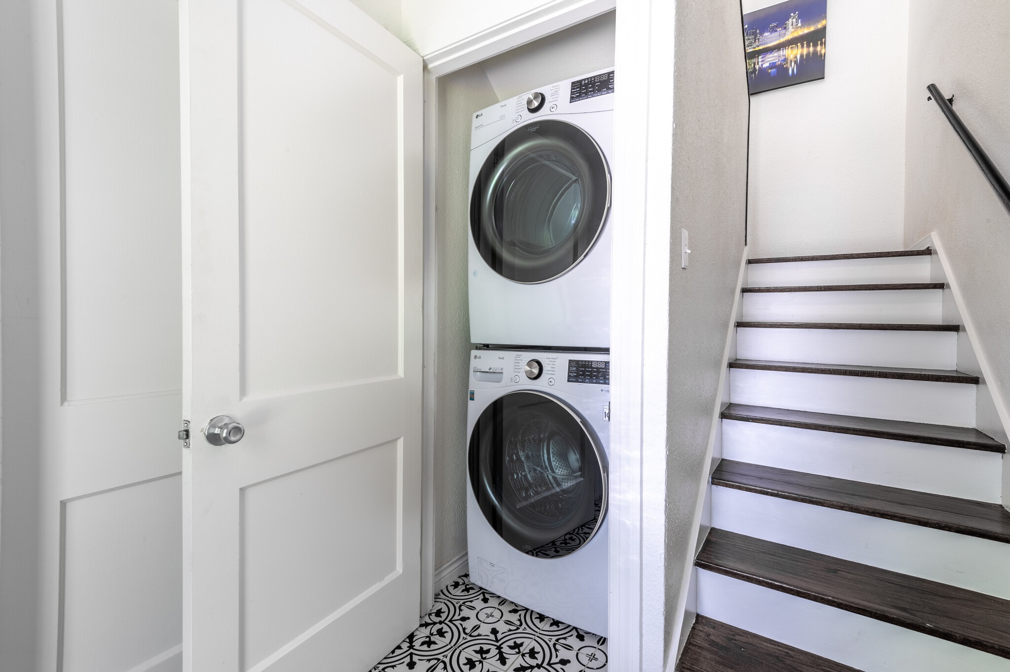 Shared washer/dryer - 3509 Asbury St