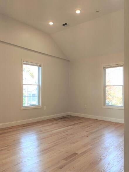 Building Photo - 46 Cogswell Ave