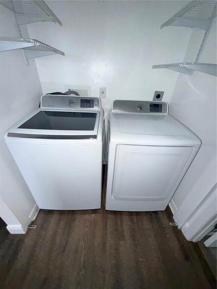 Building Photo - 5920 7th Ave W