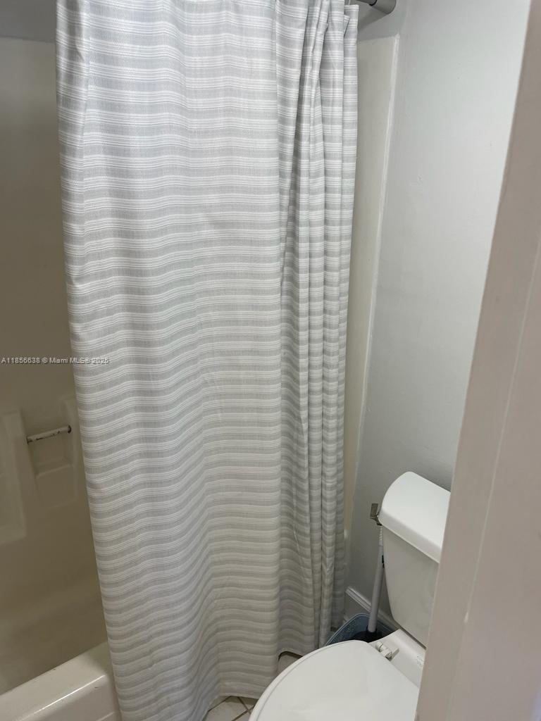 Building Photo - 2350 NE 135th St