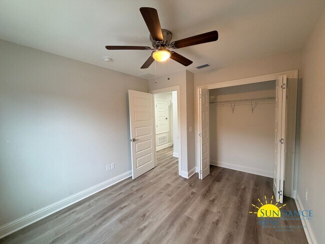 Building Photo - Brand-New 3 Bedroom Townhome in Fort Walton Beach!