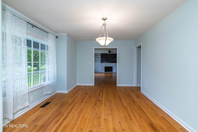 Building Photo - 201 Farlow Dr
