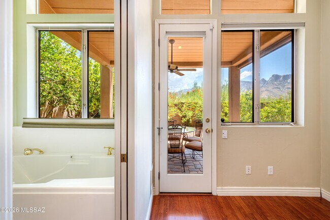 Building Photo - 11776 N Labyrinth Dr