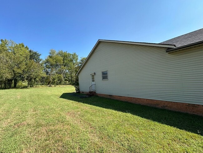 Building Photo - 1004 Northwood Dr