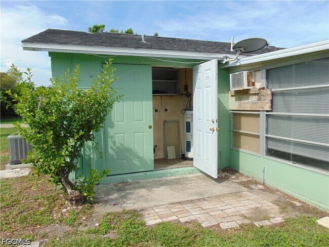 Building Photo - 117 Stetson St