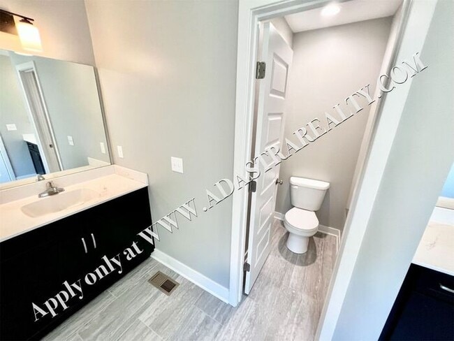 Building Photo - Beautiful Home in Independence-Available N...