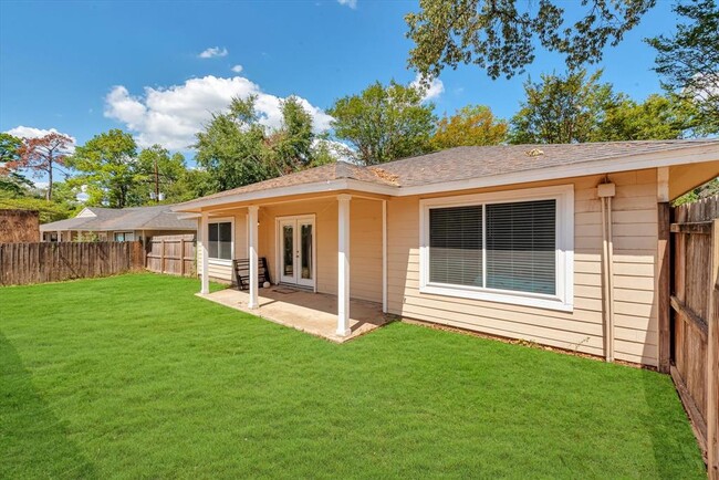 Building Photo - 3559 Balboa Cir