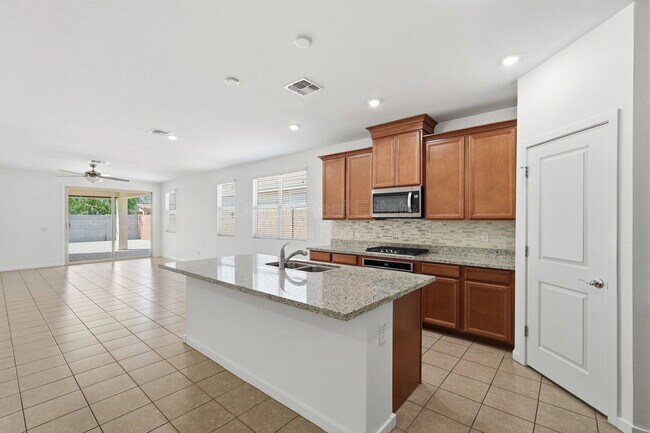 Building Photo - 13300 N 141st Ln