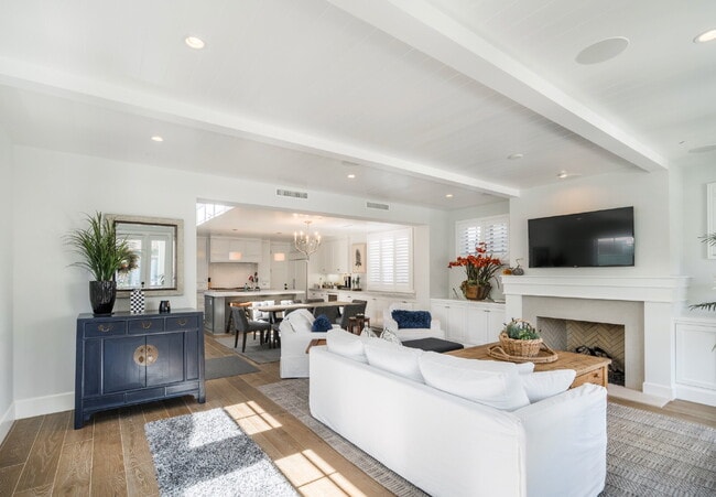 Building Photo - California Coastal Awaits: Luxurious Custom 3-Bedroom Home with Marble Touches on Balboa Island