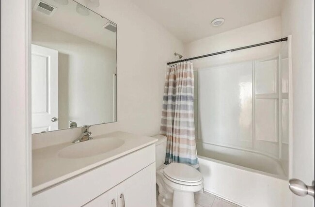 Building Photo - 510 Lateleaf Dr